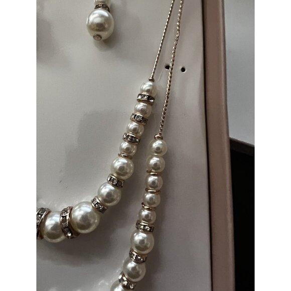 Jessica McClintock Gold Chain w Pearls & Faux Diamond Spacers Necklace Set - Picture 6 of 8